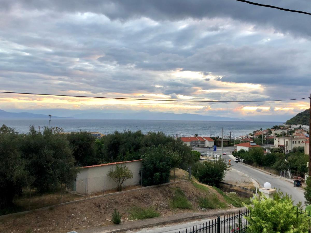 Paralia Platanou Seaview House Екстер'єр фото